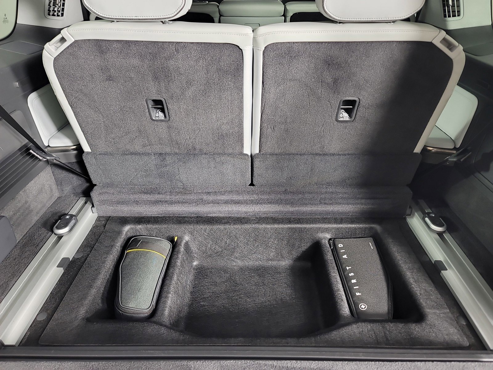 Used 2024 Rivian R1S Adventure image 26