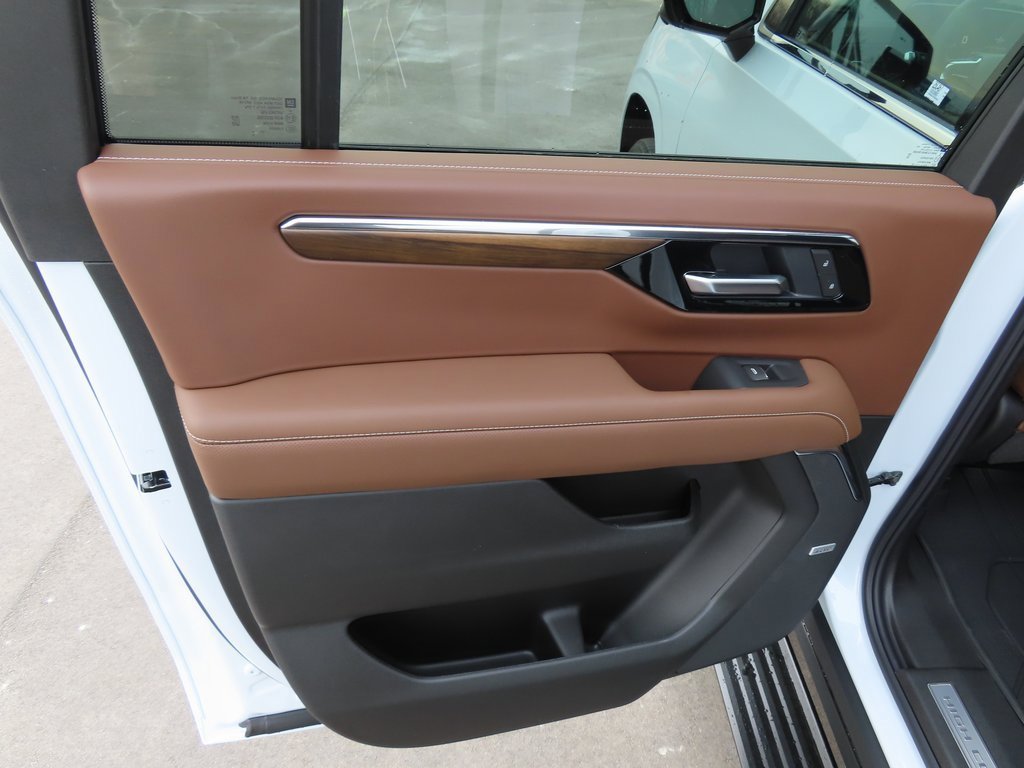 New 2026 Chevrolet Suburban High Country image 25