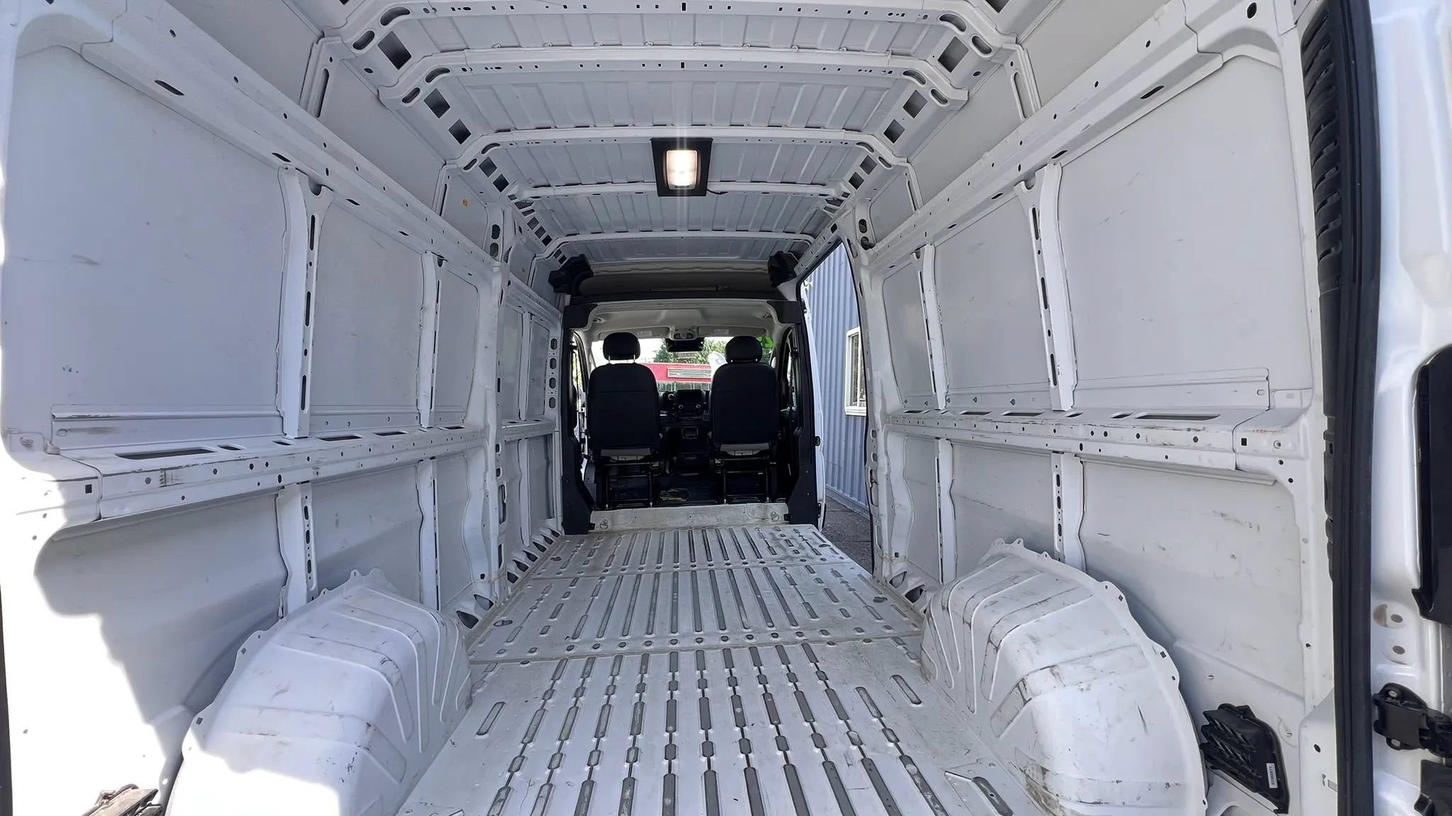 Used 2025 RAM ProMaster 2500 w/ Convenience Group FWD image 19