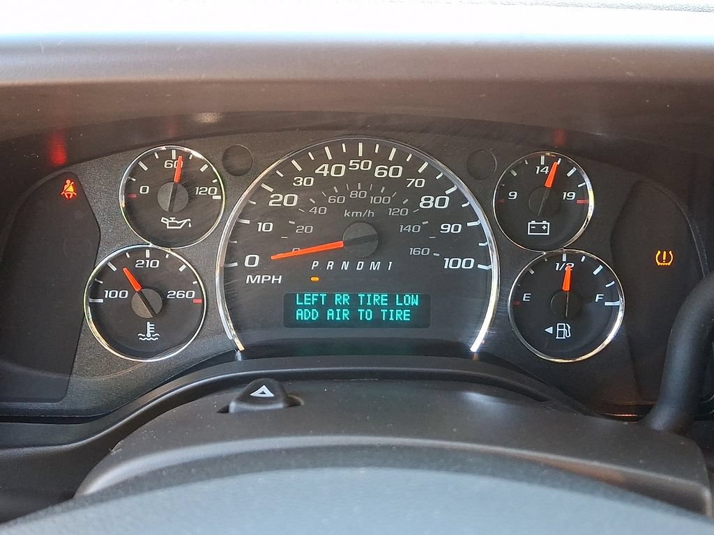 Used 2024 Chevrolet Express 2500 w/ Driver Convenience Package RWD image 19