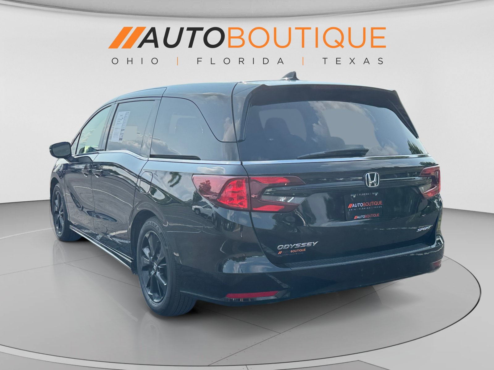 Used 2023 Honda Odyssey Sport image 3