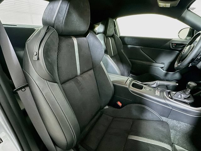 Used 2025 Toyota GR86 Premium w/ Performance Package RWD image 25