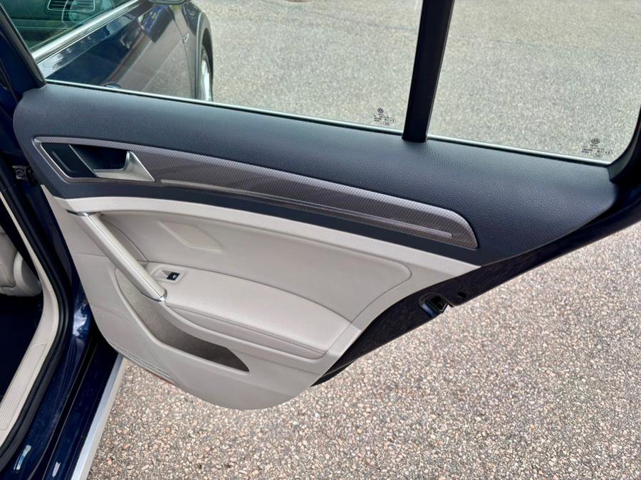 Used 2017 Volkswagen Golf Alltrack SEL image 17