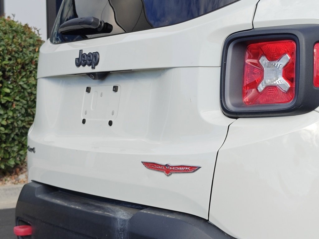 Used 2016 Jeep Renegade Trailhawk image 36