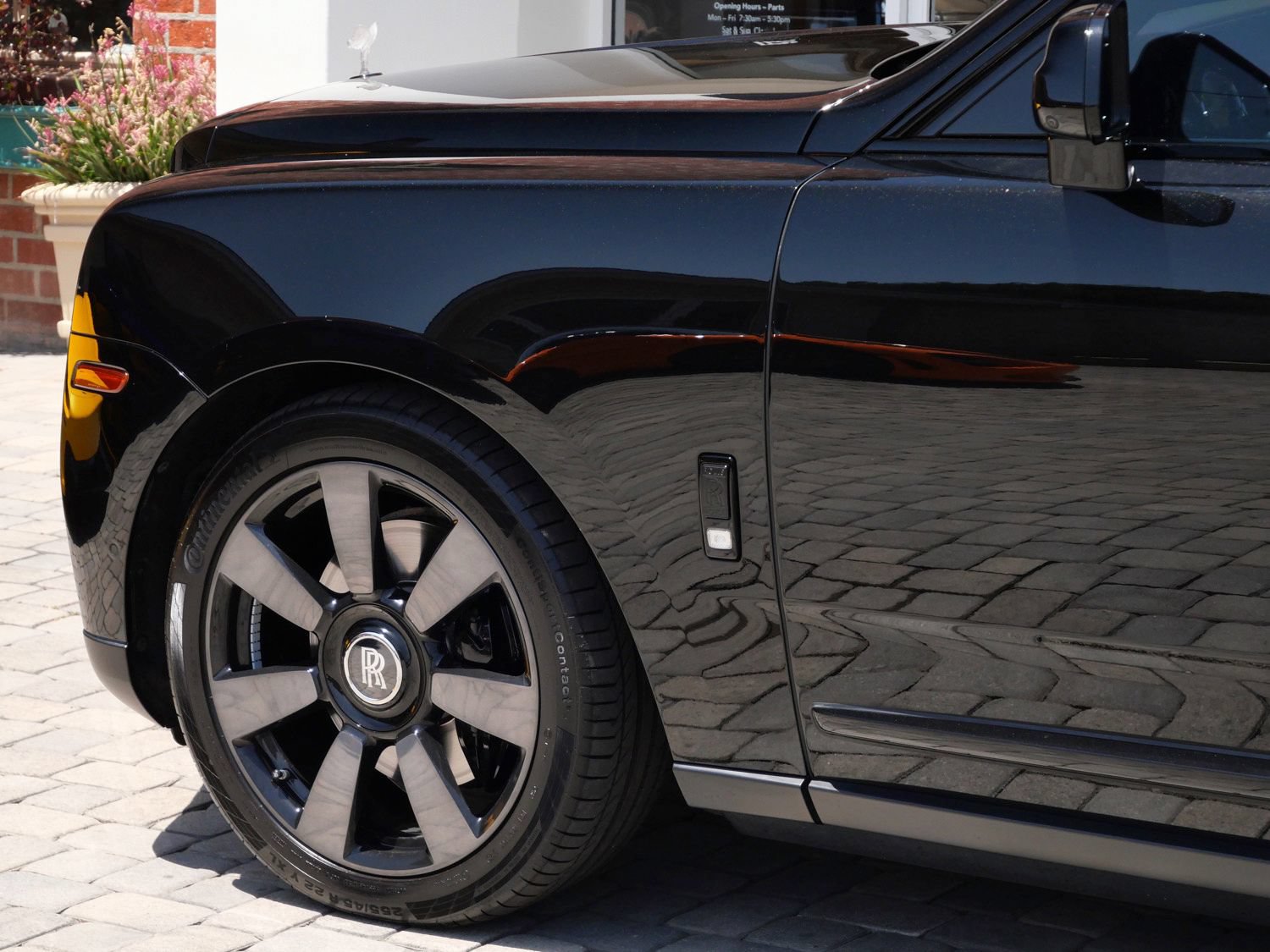 Certified 2022 Rolls-Royce Cullinan AWD/4WD image 22