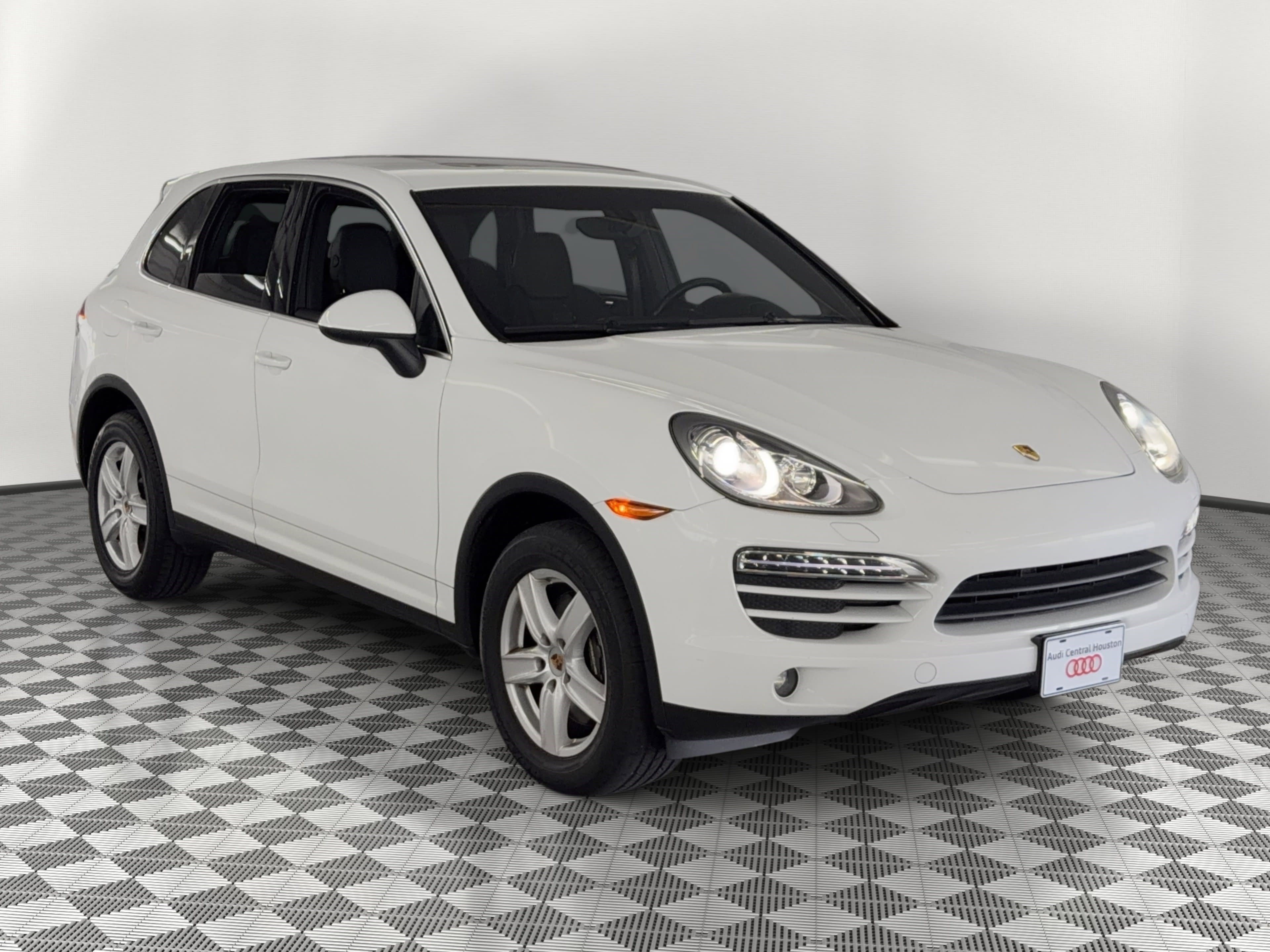 Used 2012 Porsche Cayenne AWD/4WD image 7