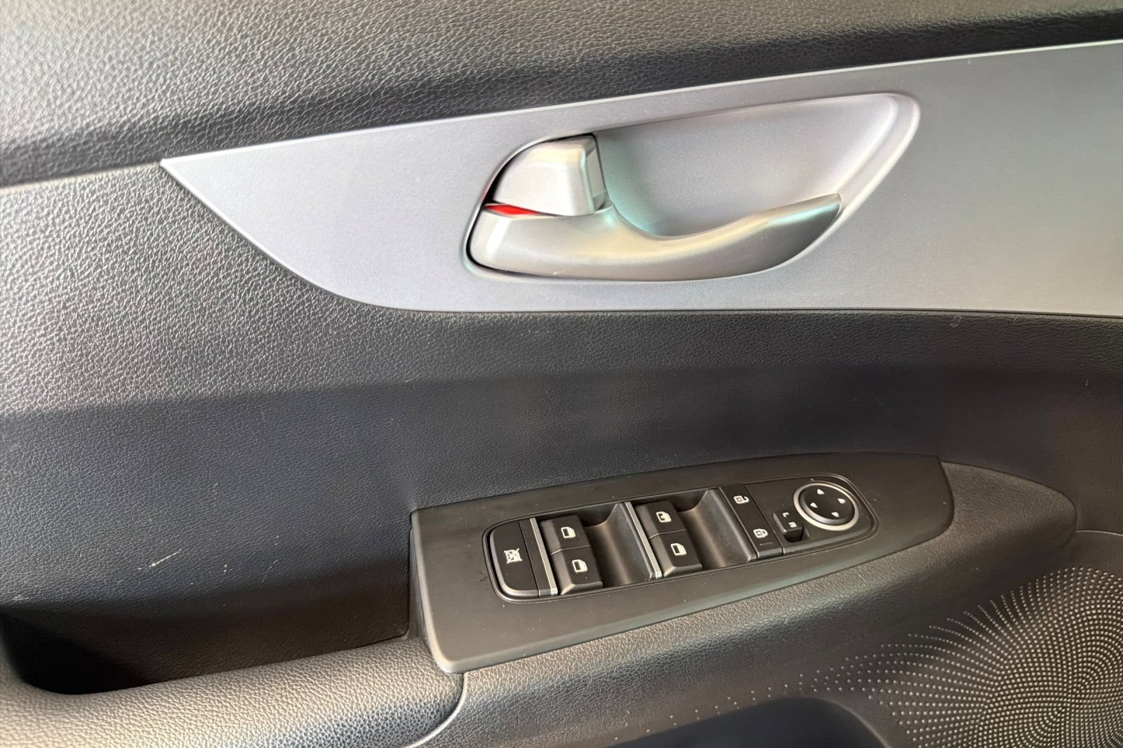 Used 2024 Kia Forte LXS FWD image 11