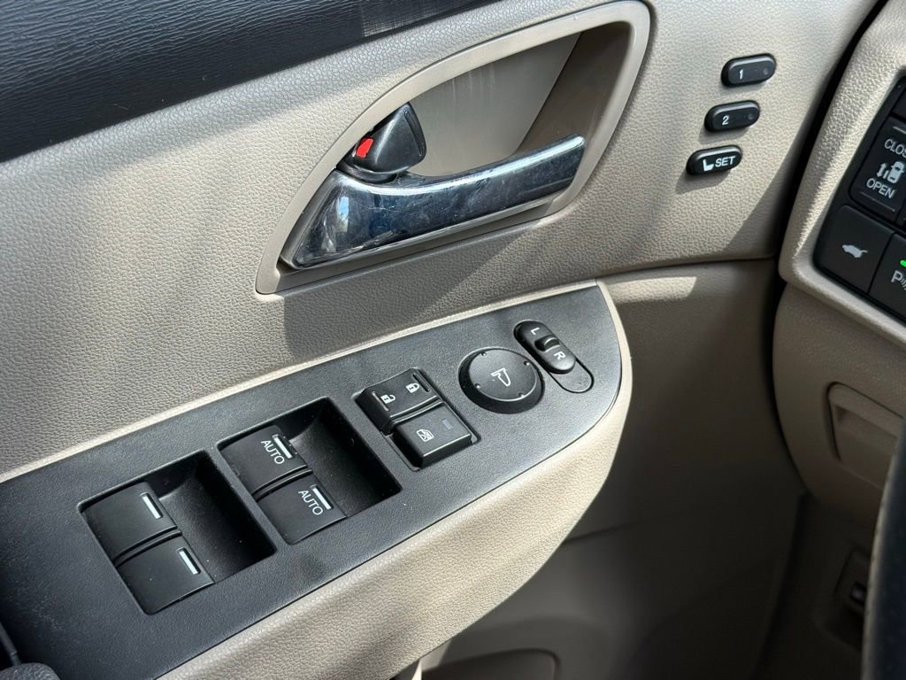 Used 2016 Honda Odyssey Touring Elite image 22