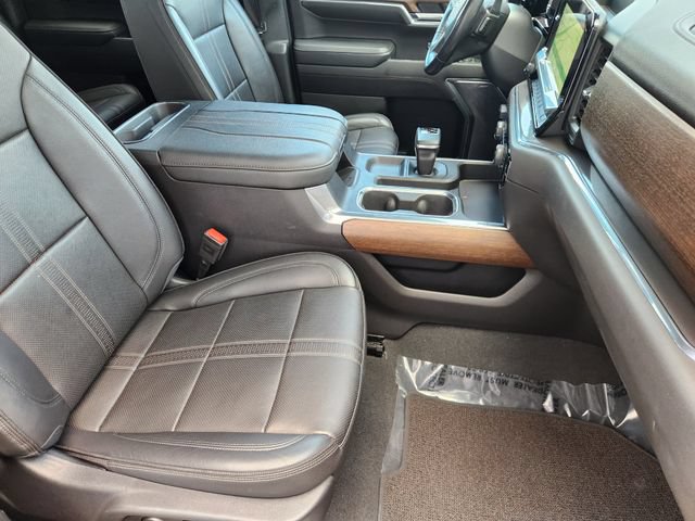 Used 2023 Chevrolet Silverado 1500 High Country w/ Technology Package AWD/4WD image 20