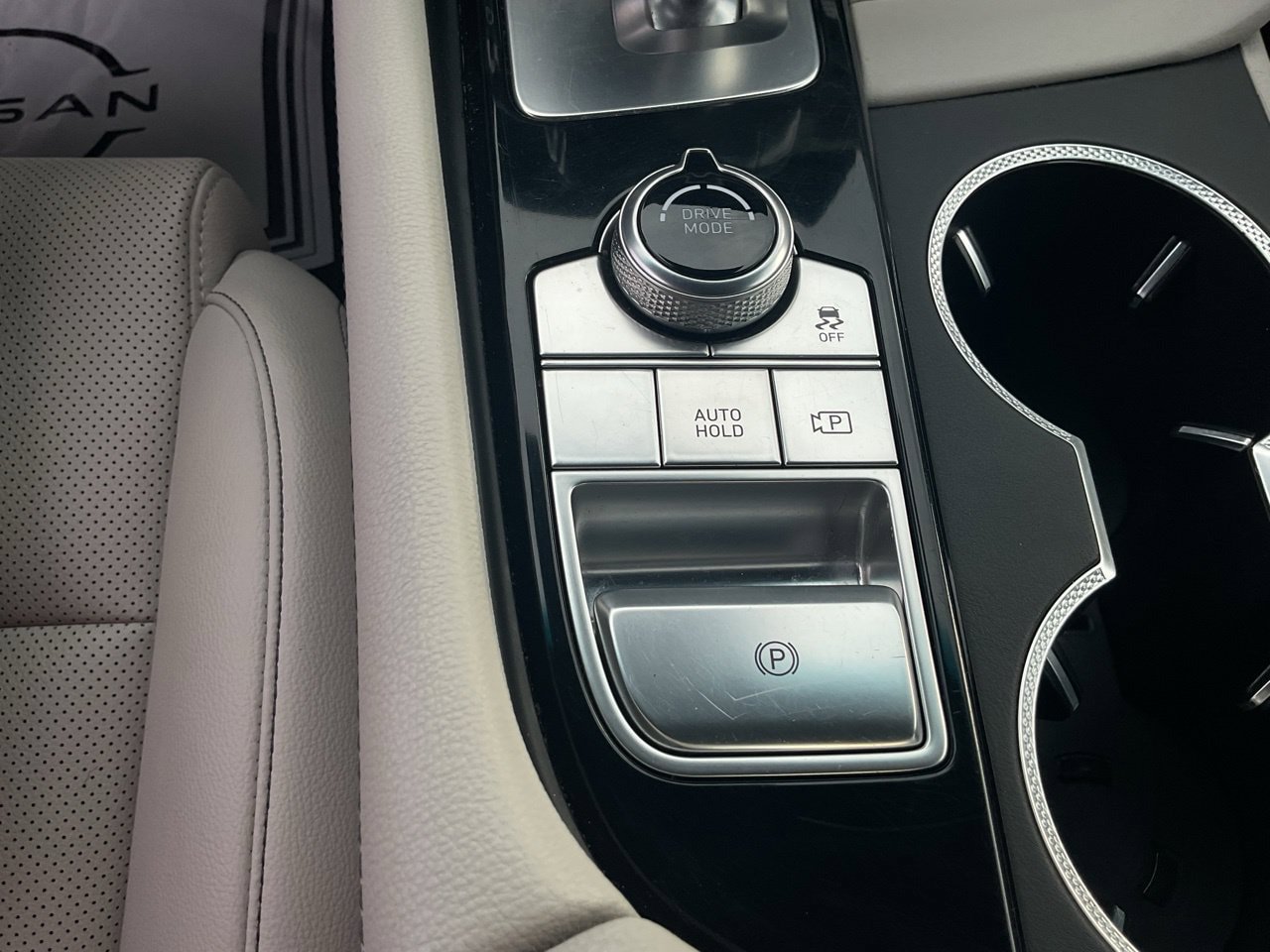 Used 2025 Genesis G70 2.5T RWD image 23