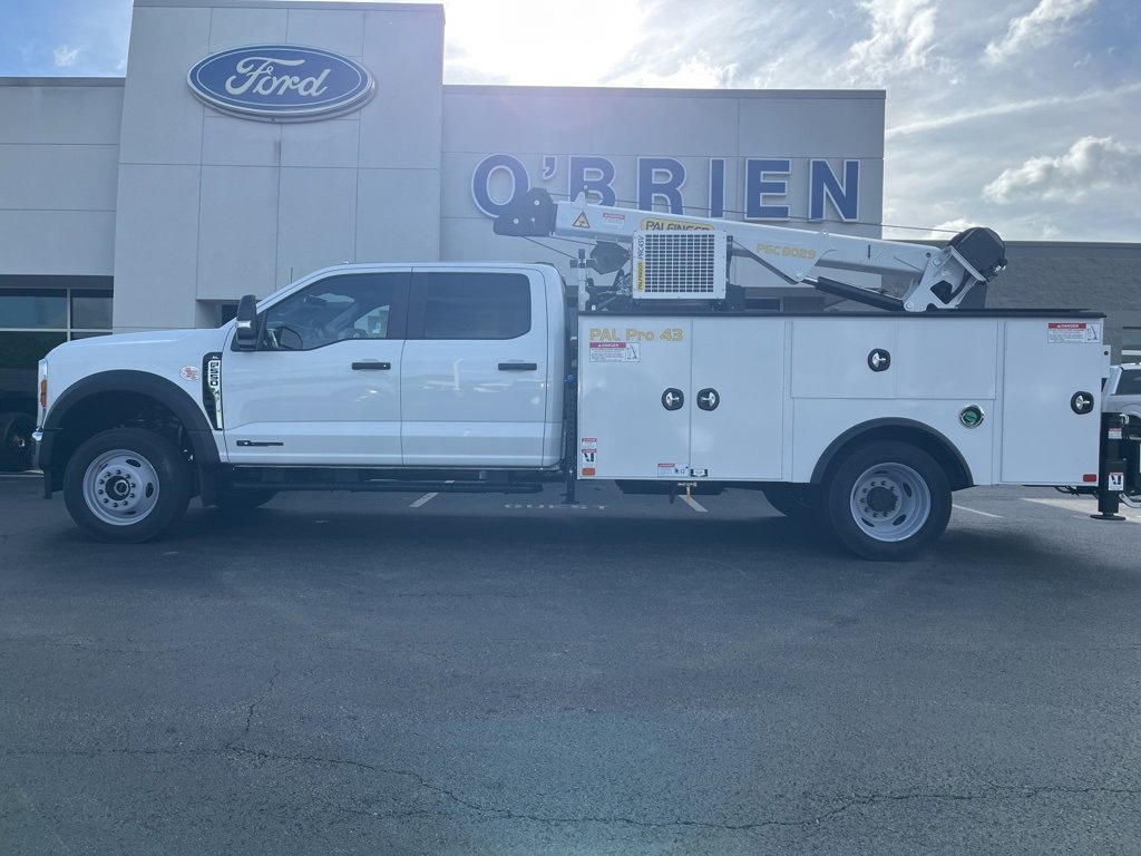 New 2025 Ford F550 4x4 Crew Cab Super Duty image 2
