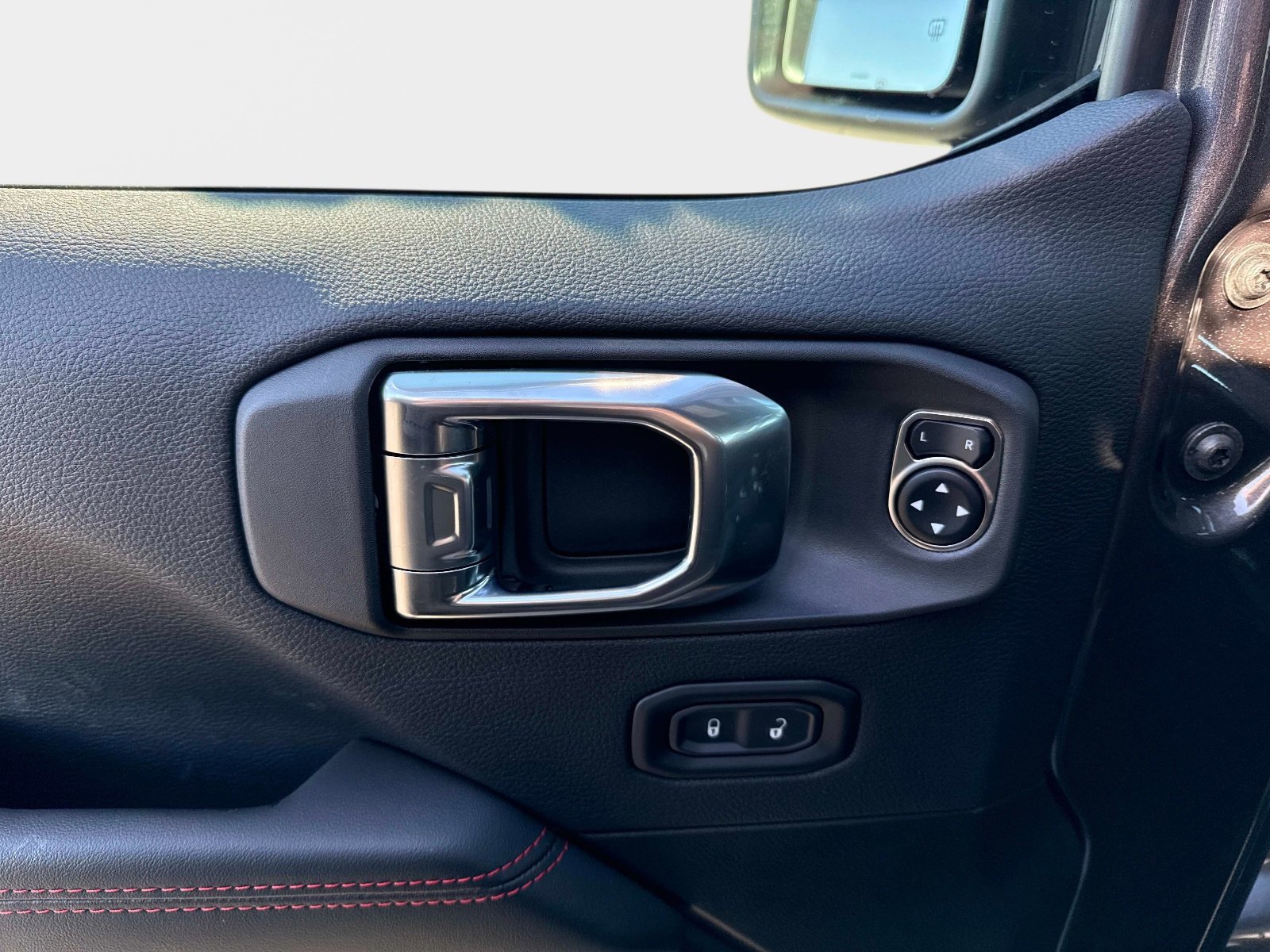 New 2026 Jeep Wrangler Unlimited Rubicon w/ Xtreme 35 Tire Package image 19