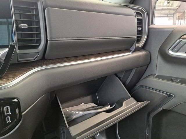 Used 2023 Chevrolet Silverado 1500 LT AWD/4WD image 19