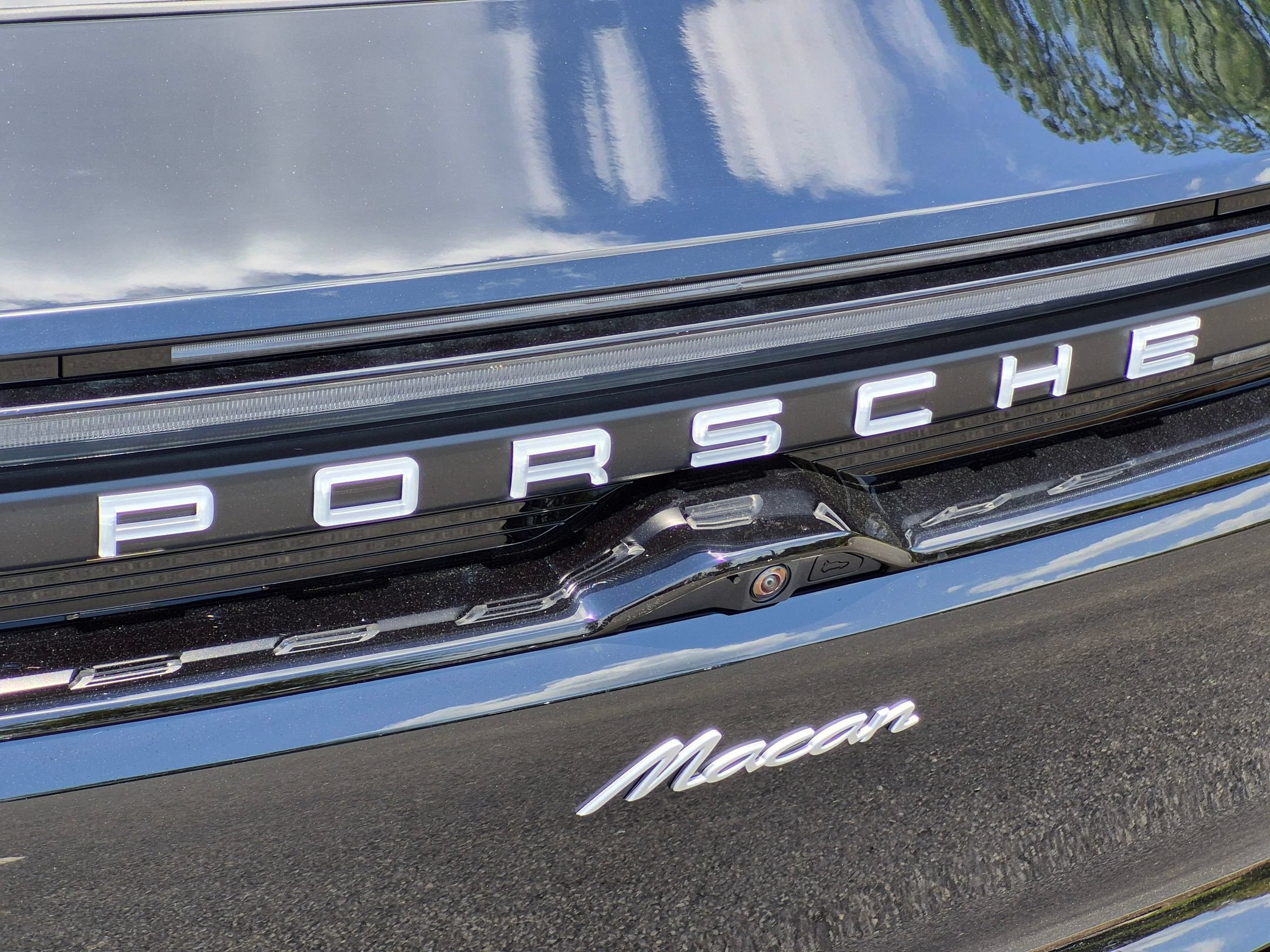 New 2026 Porsche Macan Turbo Electric RWD image 30