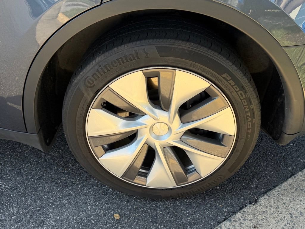 Used 2023 Tesla Model Y Long Range AWD/4WD image 13