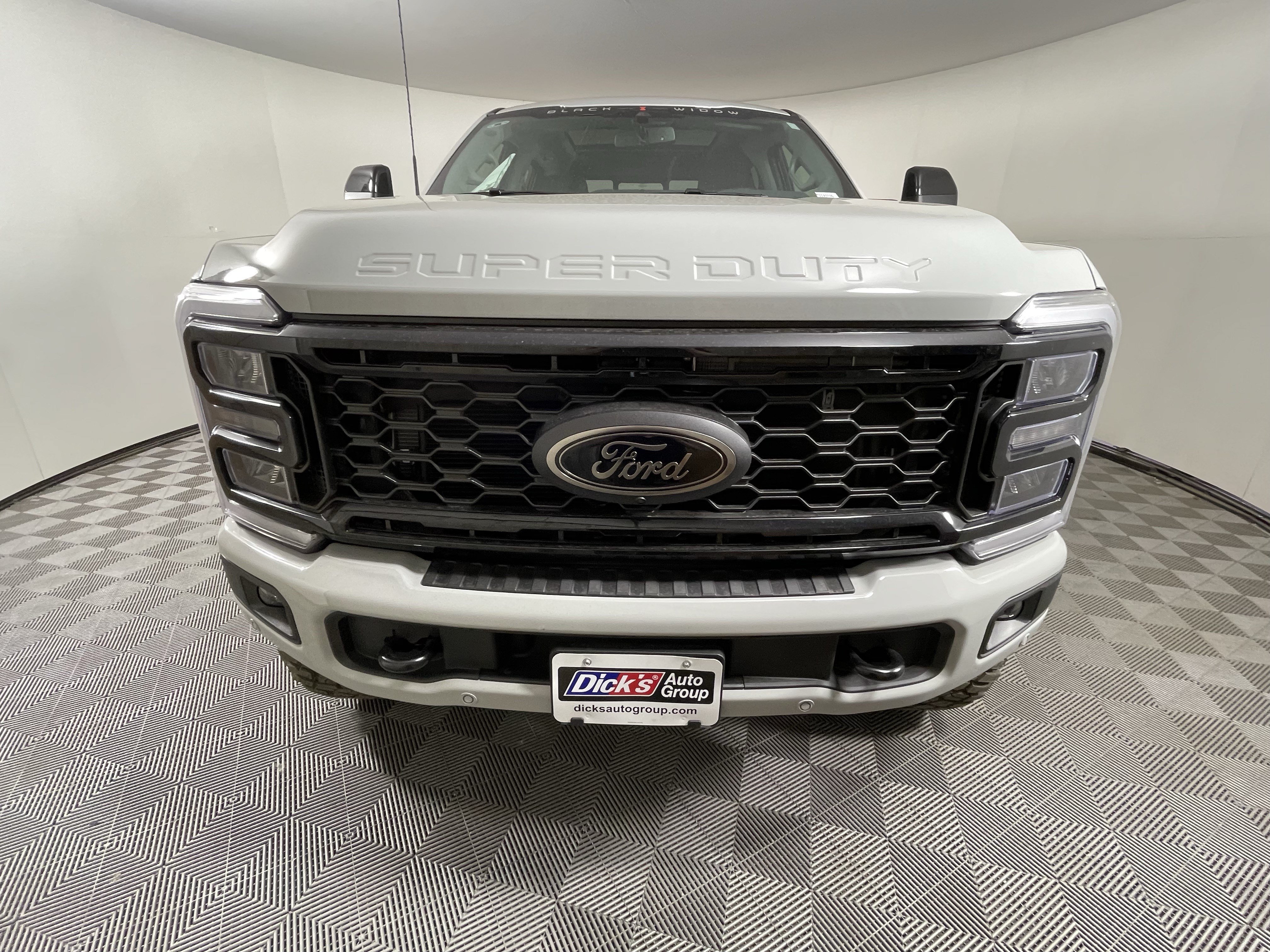 New 2026 Ford F250 Lariat w/ Black Appearance Package AWD/4WD image 8