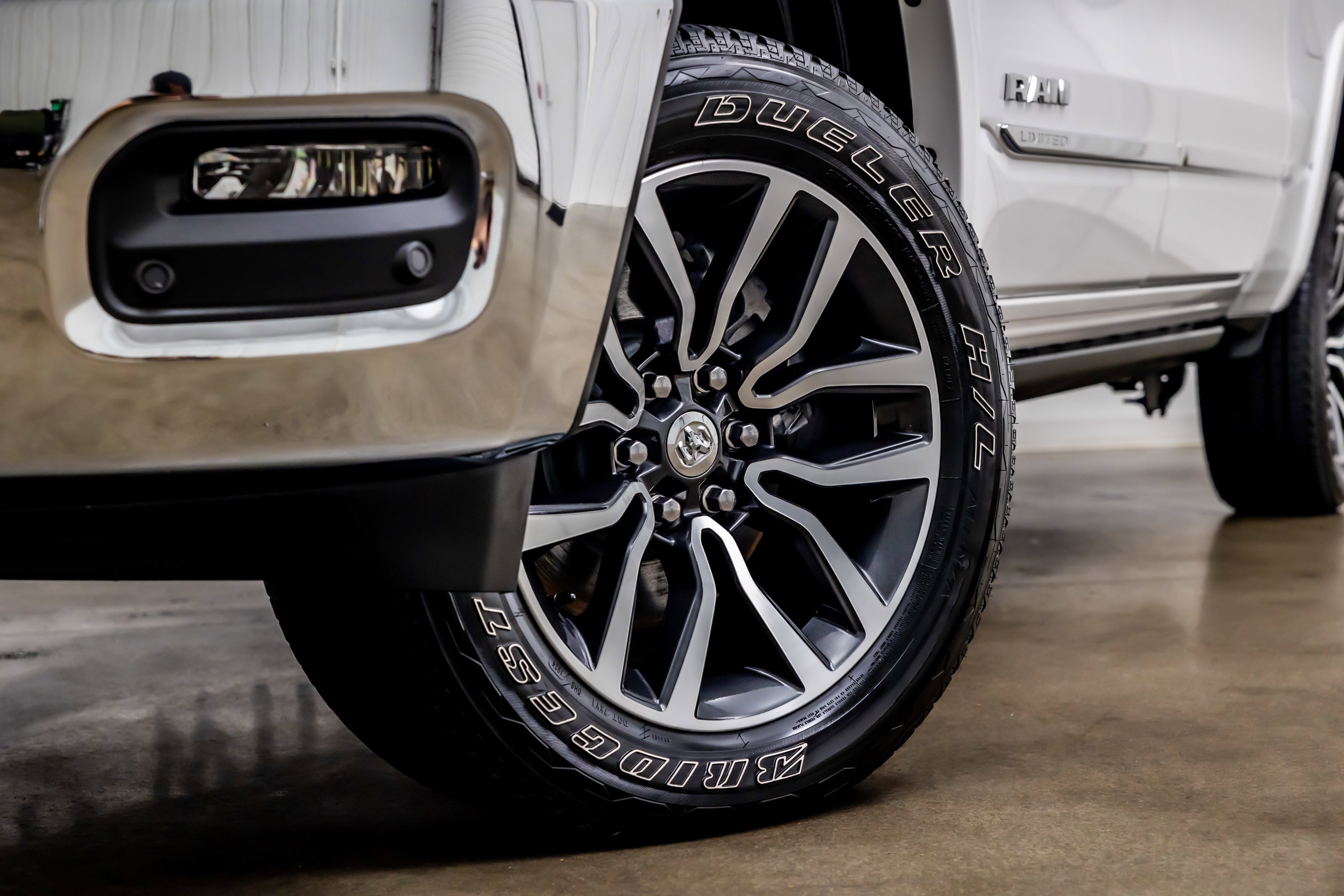 Used 2025 RAM 1500 Limited image 23