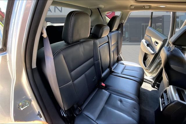 Used 2017 Nissan Murano Platinum w/ Platinum Technology Package AWD/4WD image 24