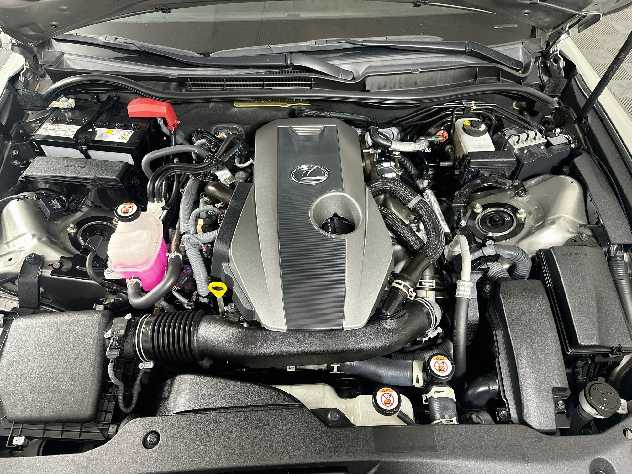 Used 2023 Lexus IS 300 w/ Comfort Package RWD image 33
