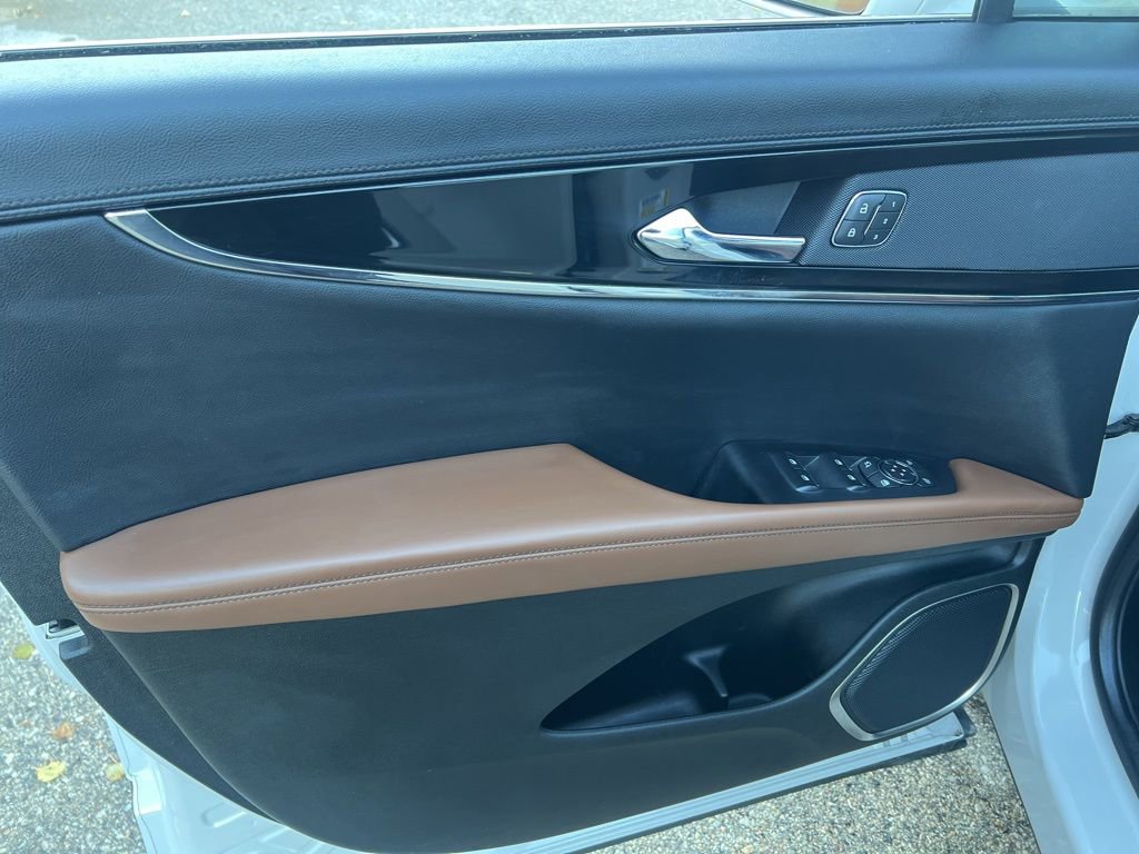 Used 2022 Lincoln Nautilus Reserve image 7