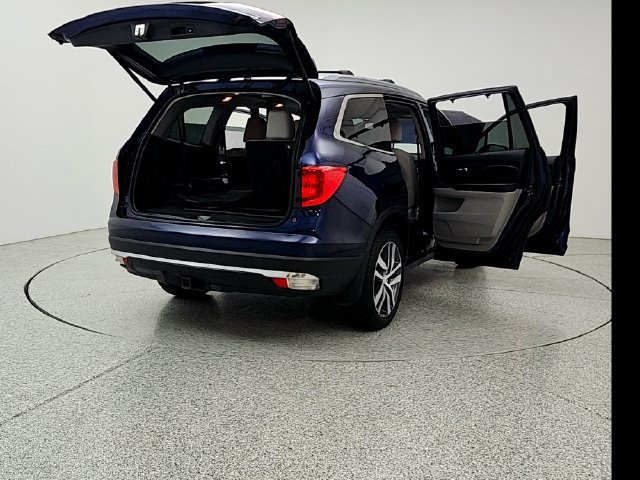 Used 2017 Honda Pilot Elite image 11