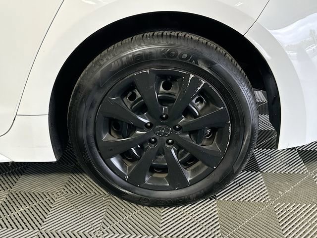 Used 2020 Toyota Corolla LE image 27