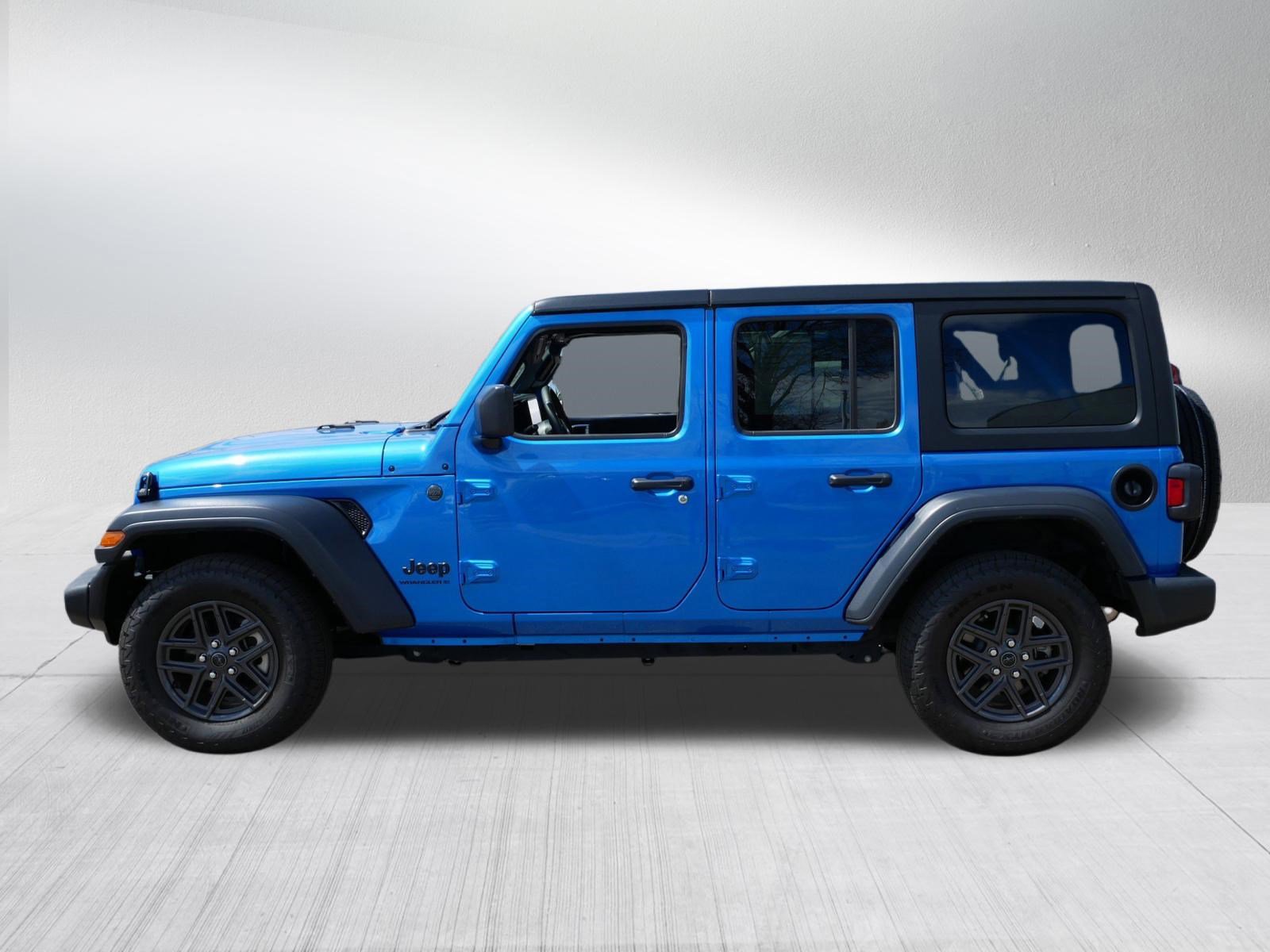 Used 2024 Jeep Wrangler Unlimited Sport AWD/4WD image 4