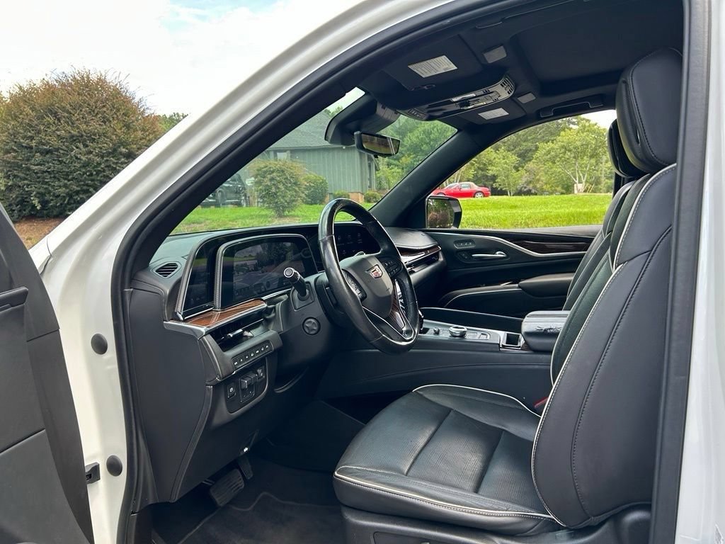 Used 2021 Cadillac Escalade Premium Luxury w/ Driver Assist Tech Package AWD/4WD image 40