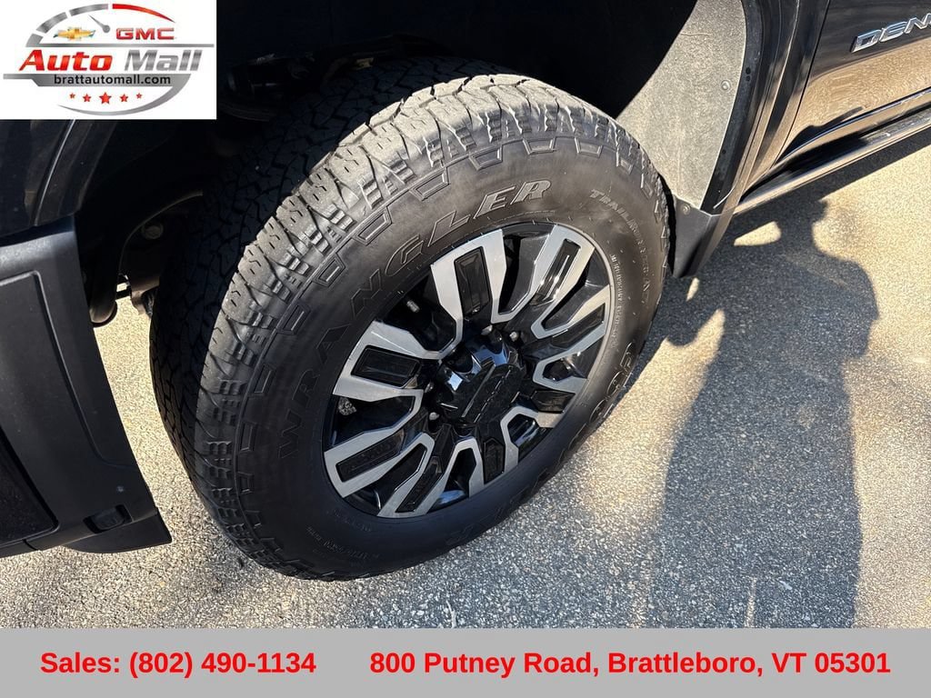 Used 2024 GMC Sierra 3500 Denali Ultimate AWD/4WD image 11