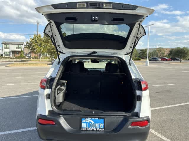 Used 2014 Jeep Cherokee Latitude FWD image 35