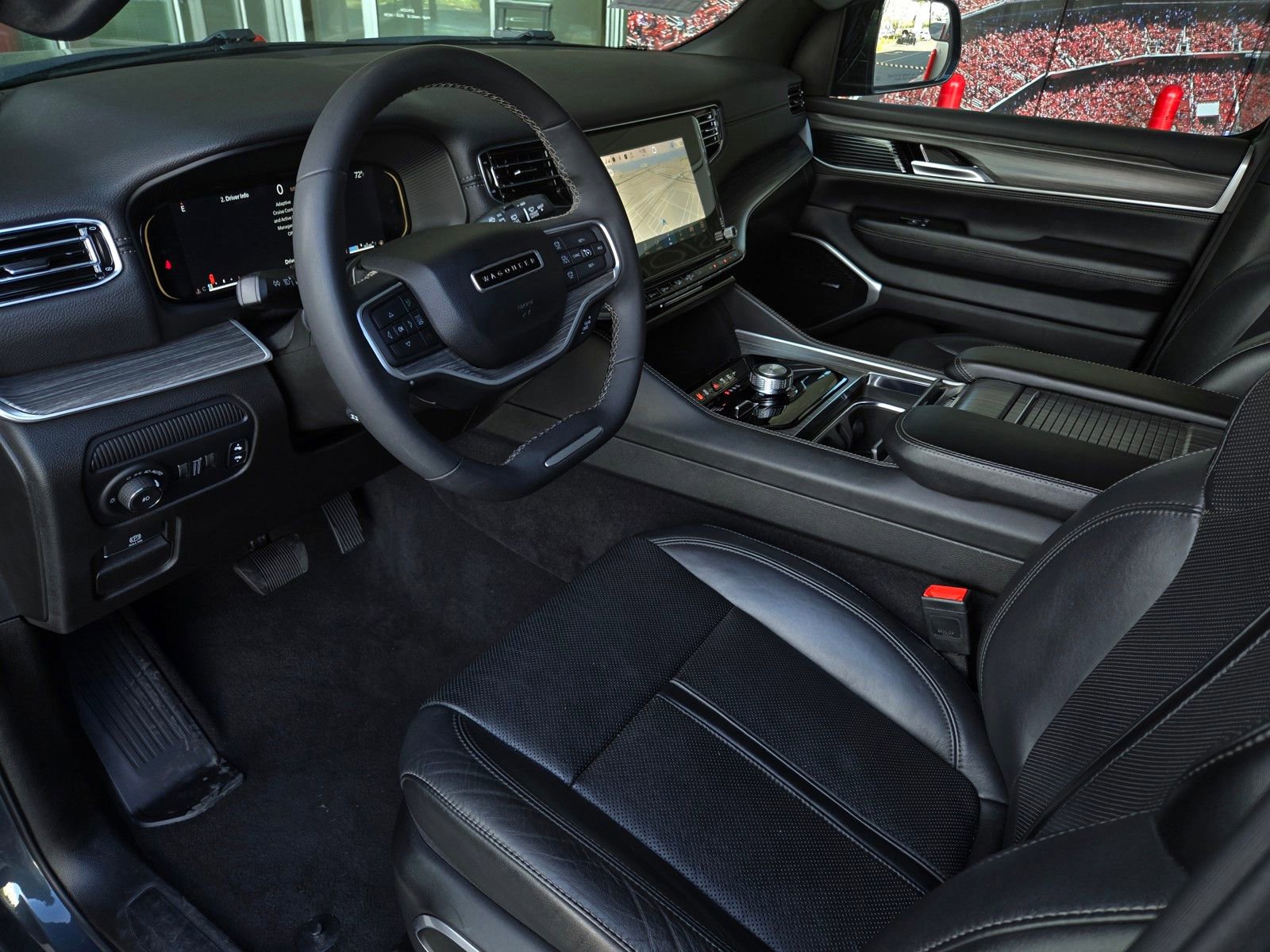 Used 2024 Jeep Wagoneer L Series II w/ Flexible Seating Group image 8