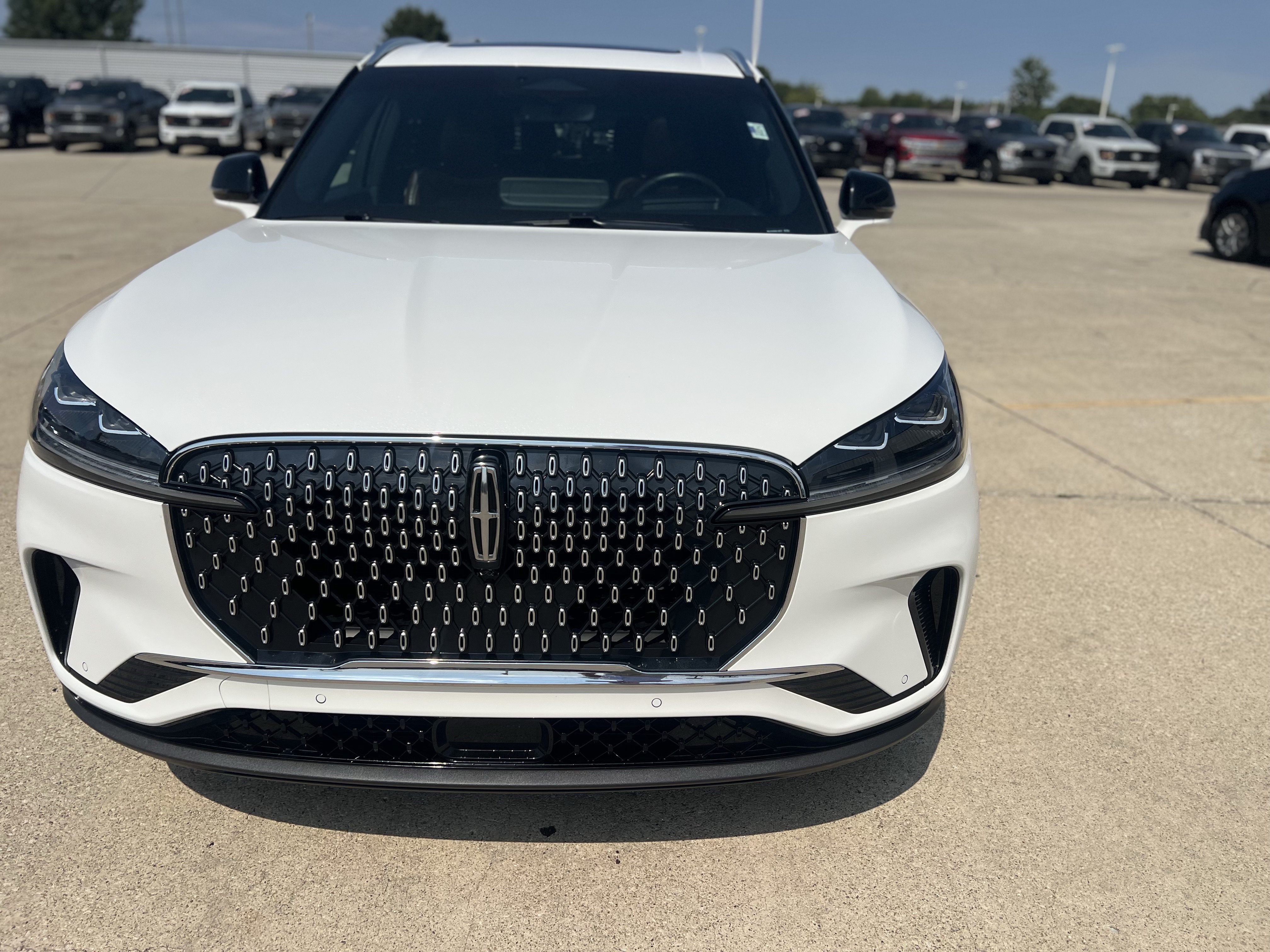 Used 2025 Lincoln Aviator Reserve w/ Equipment Group 201A AWD/4WD image 12