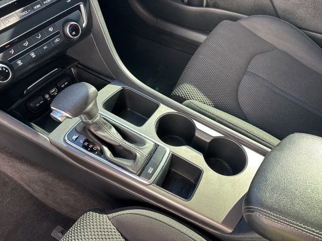 Used 2020 Kia Optima LX image 24