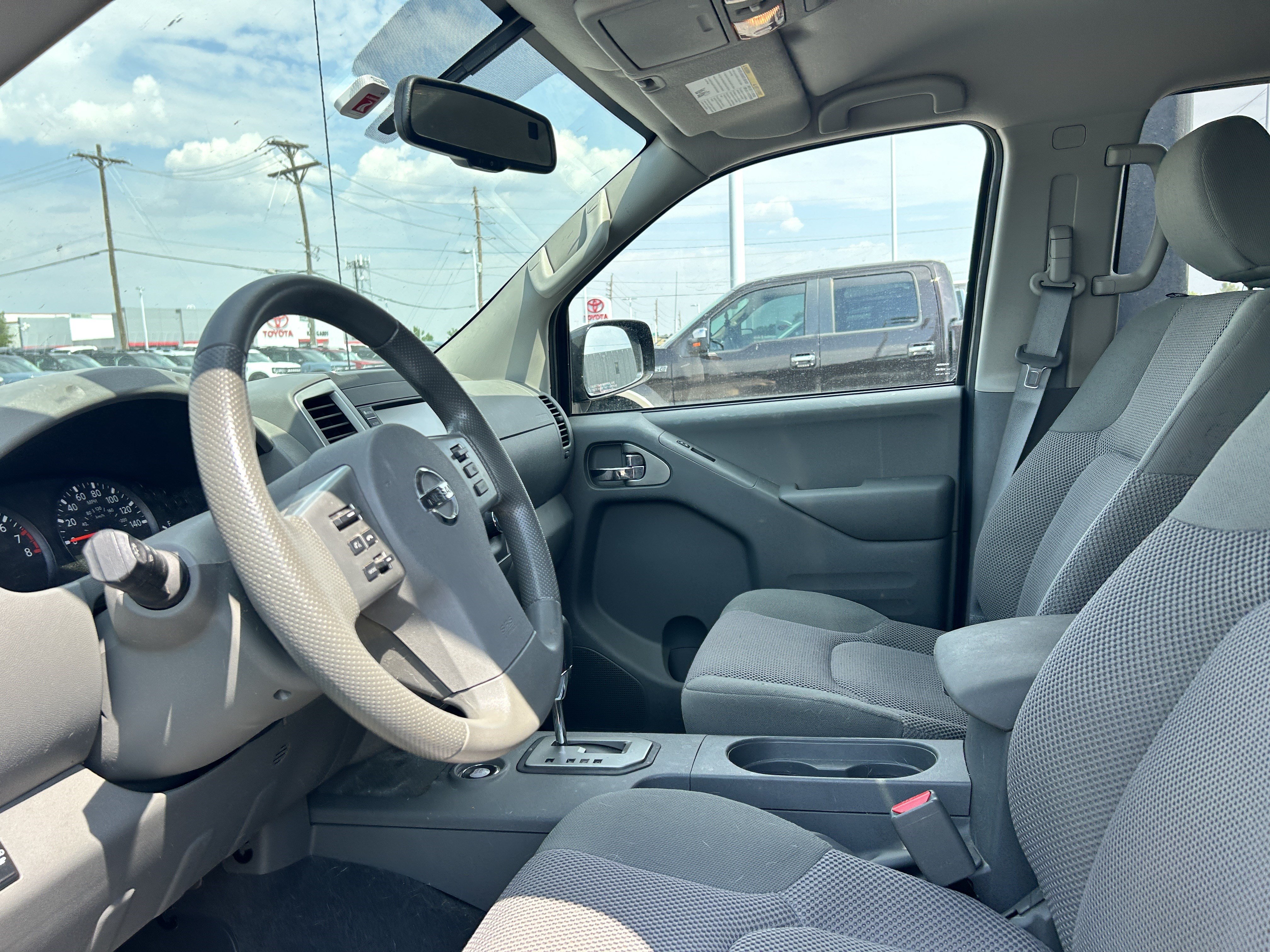 Used 2020 Nissan Frontier SV w/ Midnight Edition Floor Mats AWD/4WD image 17