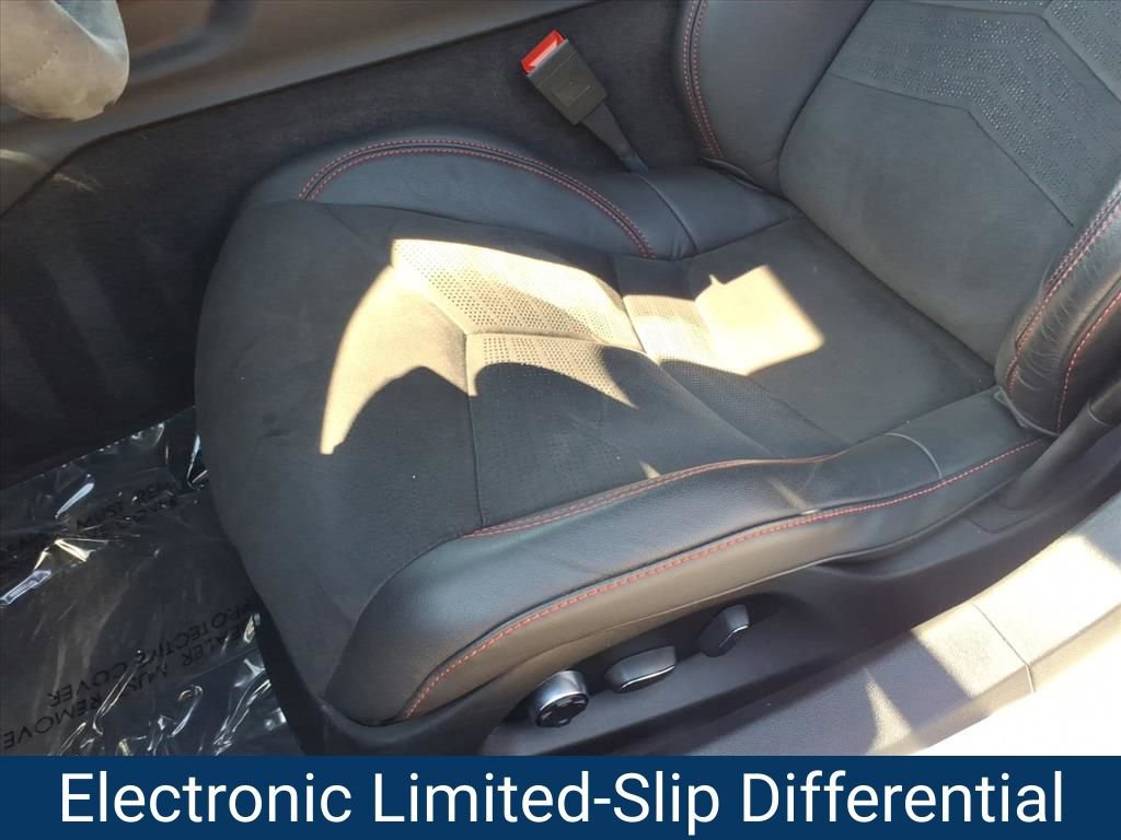 Certified 2024 Chevrolet Corvette Stingray Premium Cpe w/ Z51 Performance Package RWD image 17