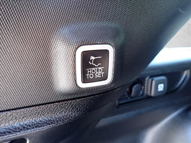 Used 2023 Jeep Grand Cherokee Altitude AWD/4WD image 9