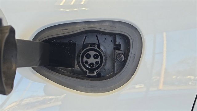 Used 2024 Chrysler Pacifica Select image 30