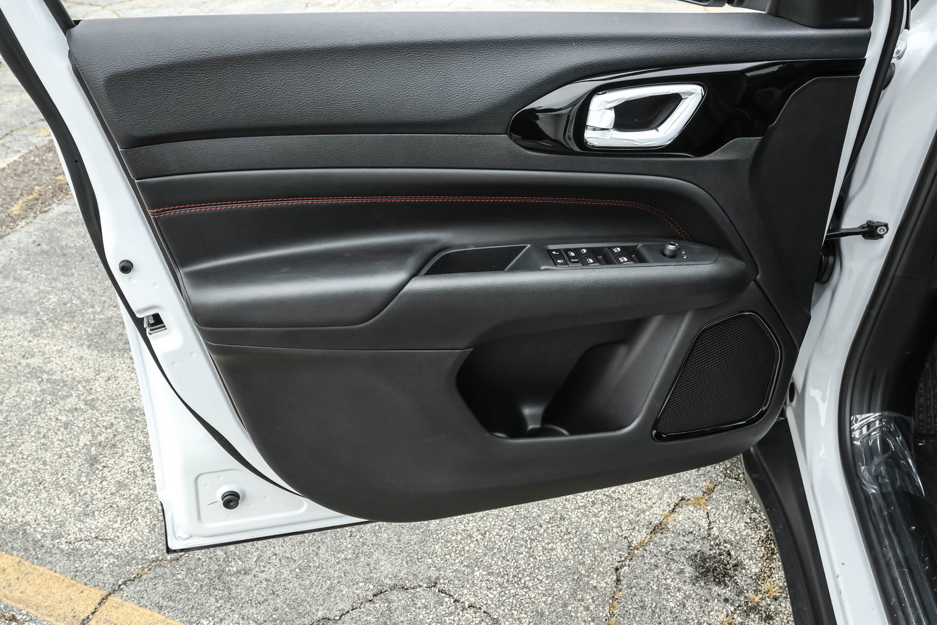 New 2026 Jeep Compass Trailhawk image 30