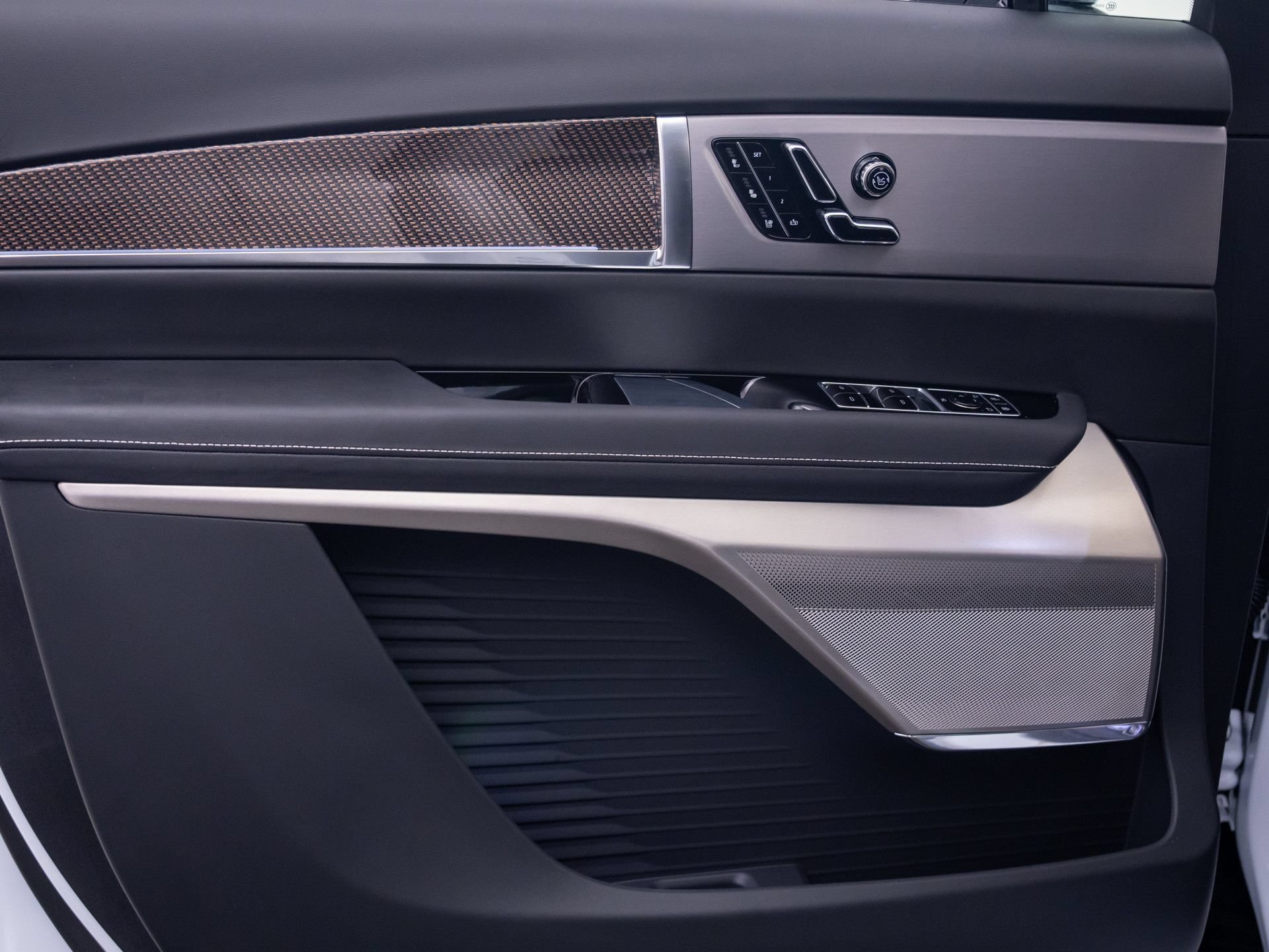 New 2027 Cadillac Vistiq Sport AWD/4WD image 13
