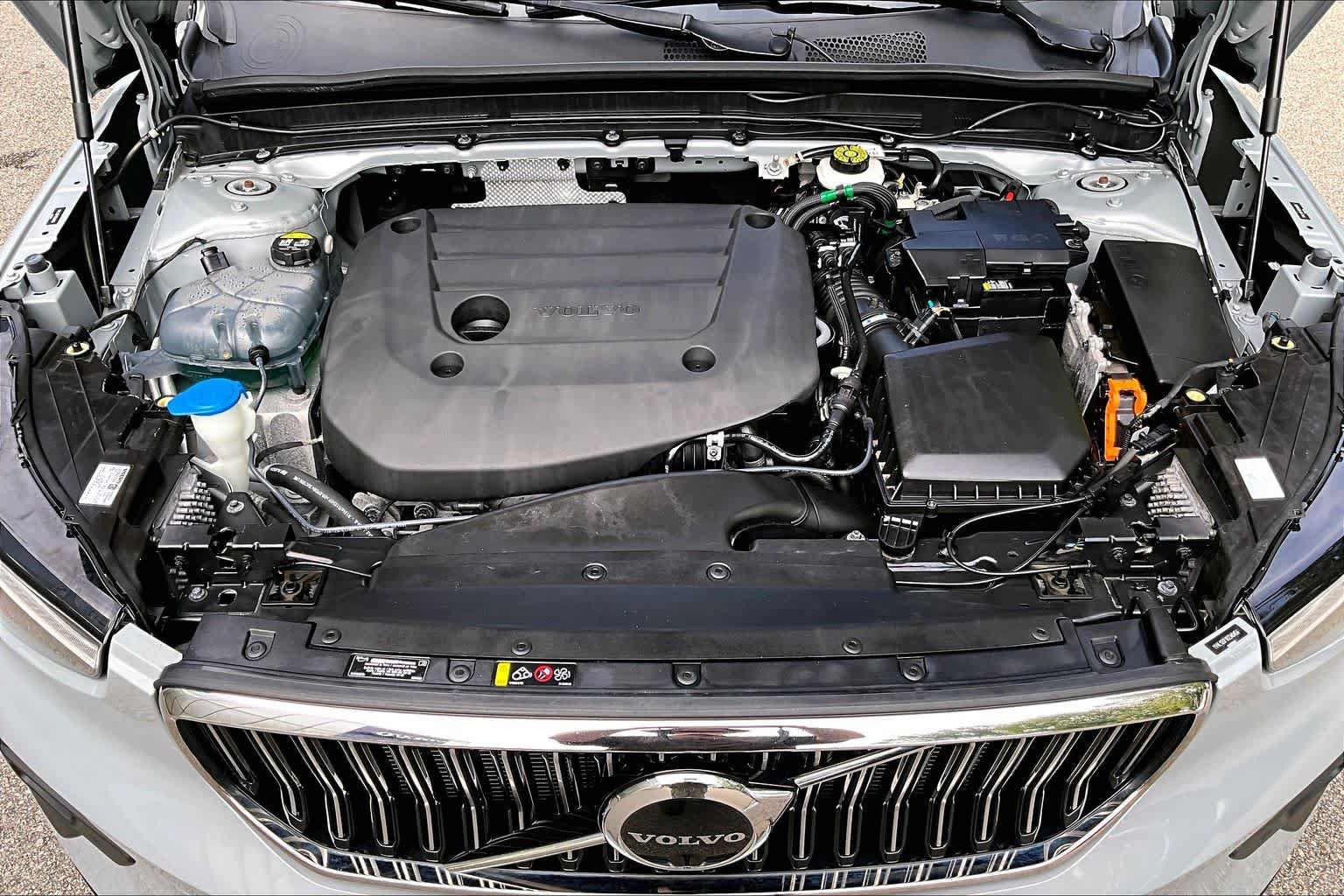 Used 2024 Volvo XC40 B5 Ultimate w/ Protection Package Premier AWD/4WD image 29