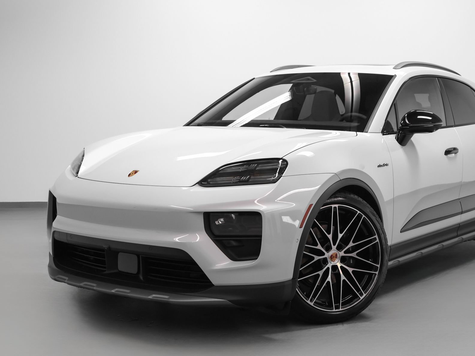 New 2026 Porsche Macan 4 Electric AWD/4WD image 7