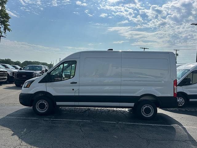 New 2027 Ford Transit 250 148 Medium Roof w/ Load Area Protection Package RWD image 4