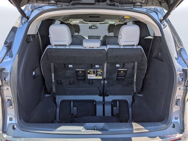 Used 2025 Toyota Sienna XLE w/ XLE Plus Package FWD image 12