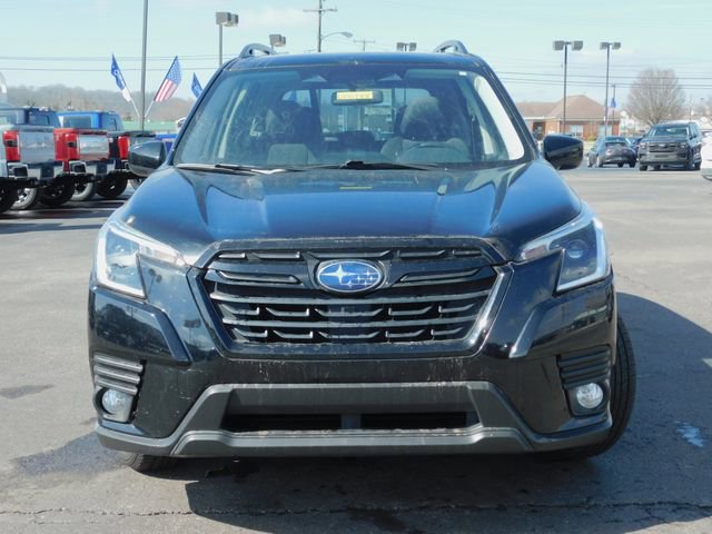 Used 2023 Subaru Forester Premium image 3