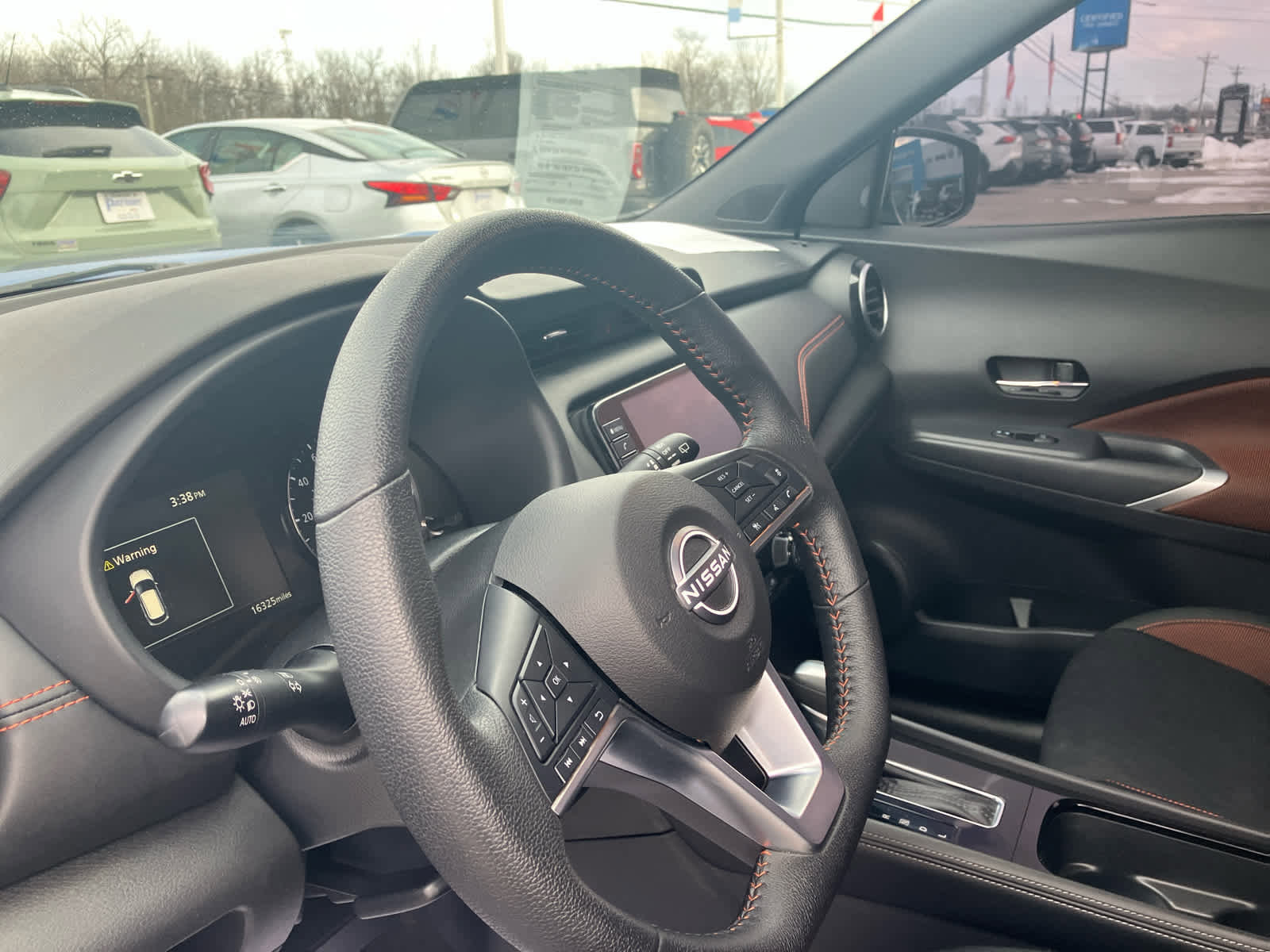 Used 2024 Nissan Kicks SR image 9