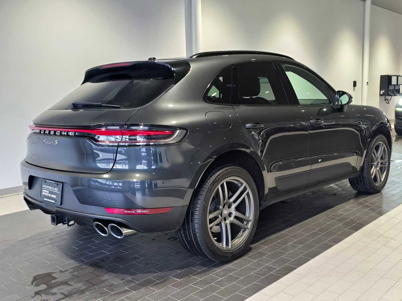 Used 2021 Porsche Macan S image 7
