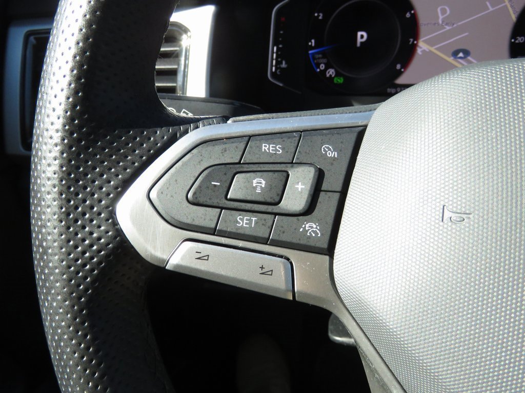 Used 2022 Volkswagen Atlas SEL Premium image 25