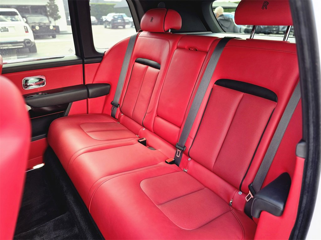 Used 2022 Rolls-Royce Cullinan image 16