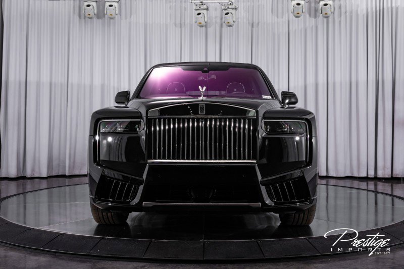 Used 2025 Rolls-Royce Cullinan image 3