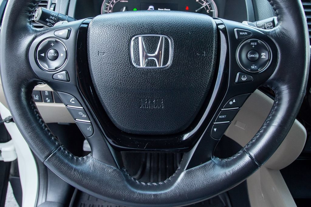 Certified 2017 Honda Pilot Touring image 29
